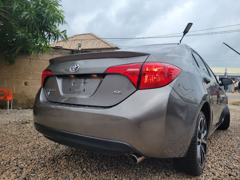 Thumbnail 11 of 2017 Toyota Corolla SE